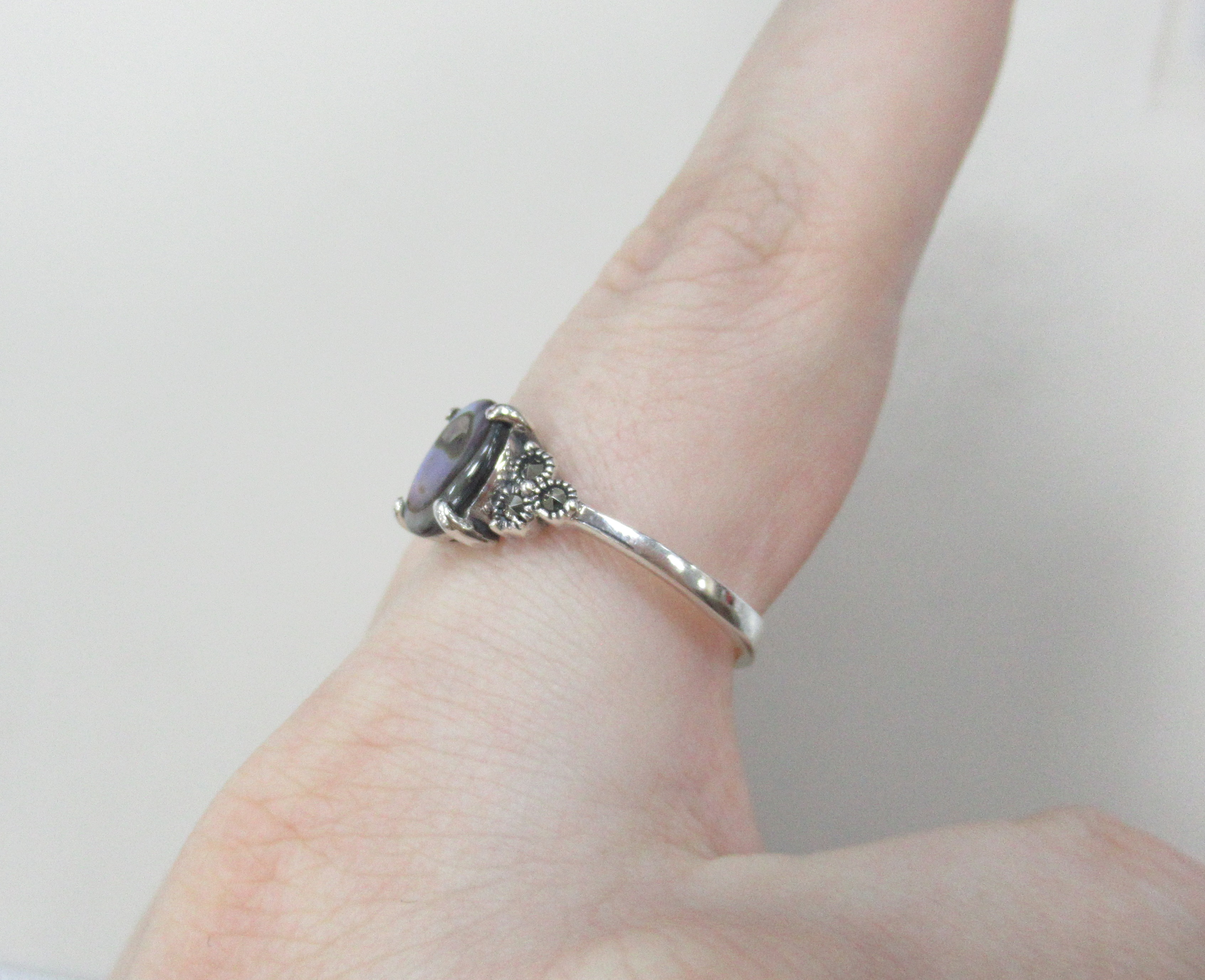 Серебряное кольцо с перламутром абалон